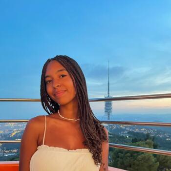 Babysitter in Sant Adrià de Besòs: Aurelie