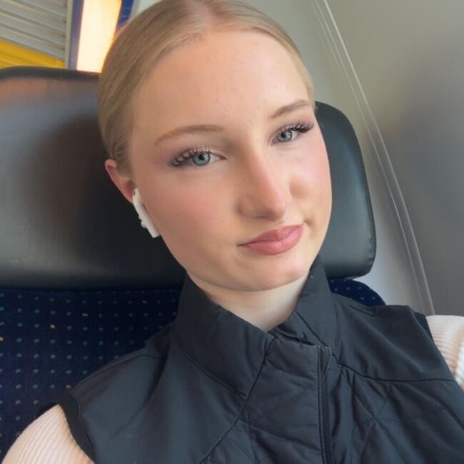 Babysitter in Hinwil: Sara