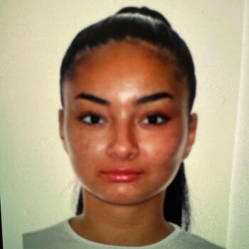 Babysitter in Paris: Aya