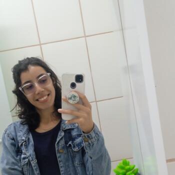 Babá em Guaramirim: Larissa