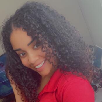 Babysitter Carolina: Shakira Nieves