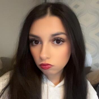 Babysitter Batley: Imaani