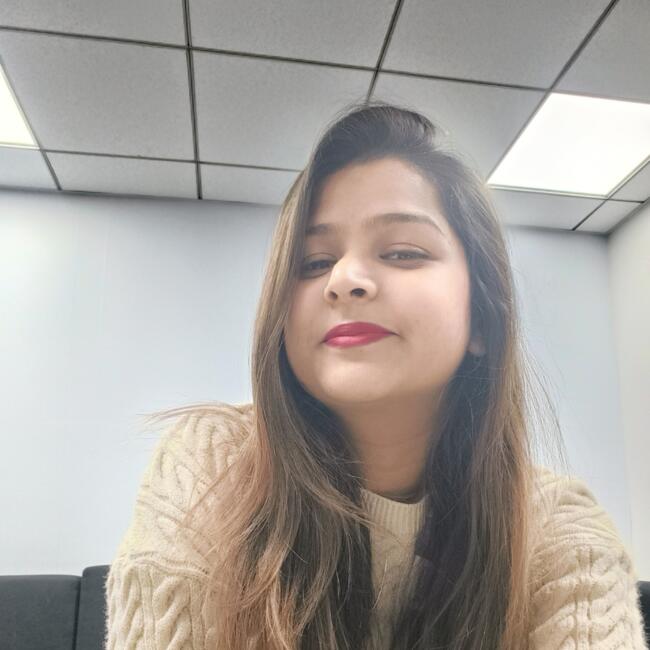 दिल्ली में बेबीसिटर: Akshita
