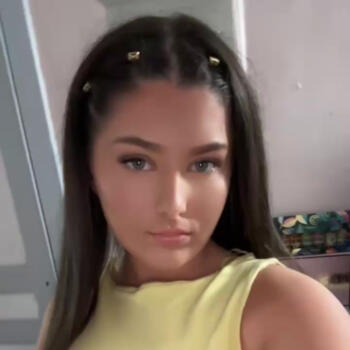 Babysitter in Le Havre: Nora