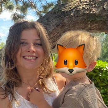 Babysitter in Montreal: Violette