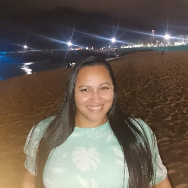 Babá em Fortaleza: Ernana