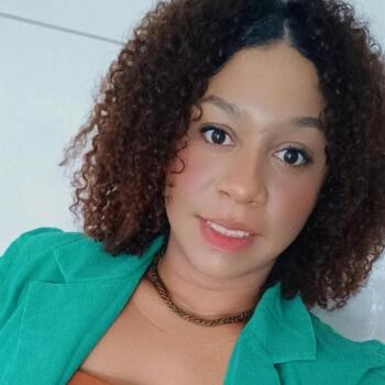 Babysitter Paulínia: Leyene