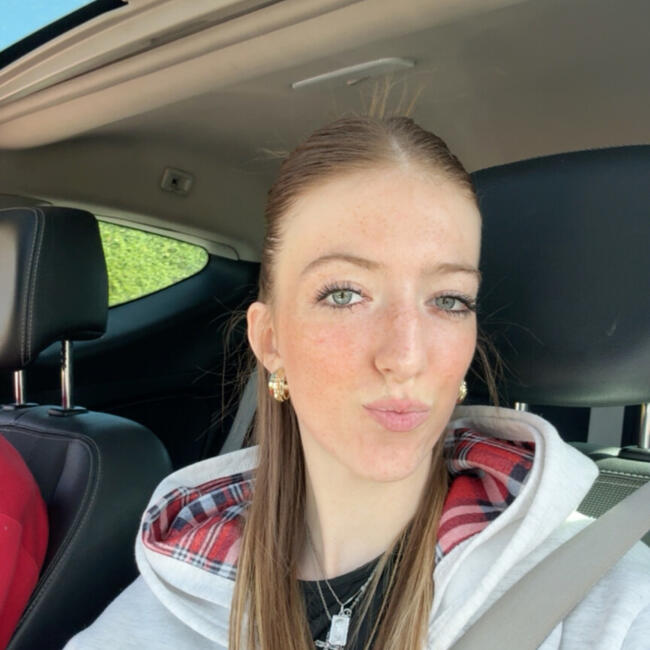 Baby-sitter à Bernouville: Anaïs