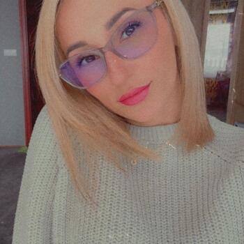 Babysitter in Budapest: Mirella