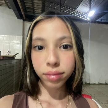 Babysitter in Ipatinga: Lavínia