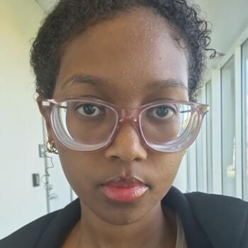 Barnvakt i Lindesberg: Nawal