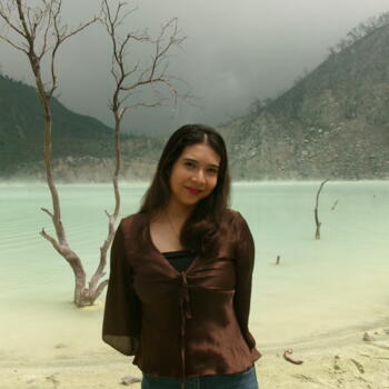 Babysitter in Singapore Island: Nur
