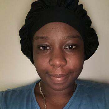 Babysitter London: Akesha