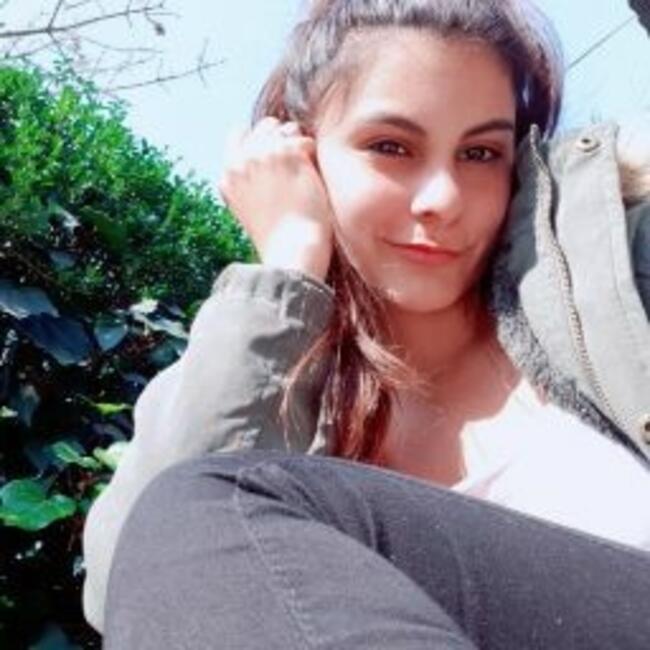 Babysitter in Del Viso: Camila