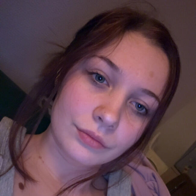 Babysitter in Besançon: Keira