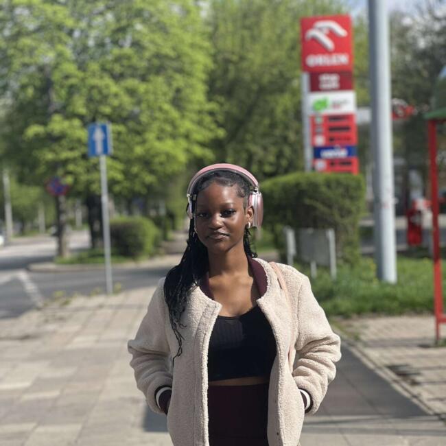 Opiekunka do dziecka w Warszawa: Chichi