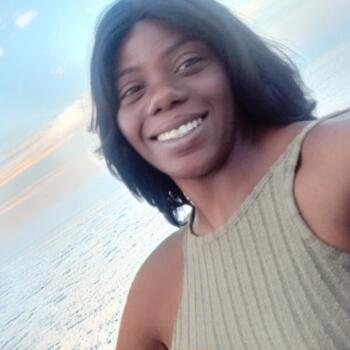 Babysitter Hackensack: Guylaine