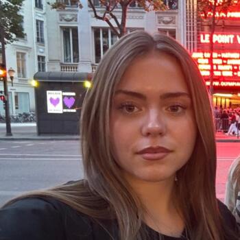 Babysitter in L'Haÿ-les-Roses: Eva