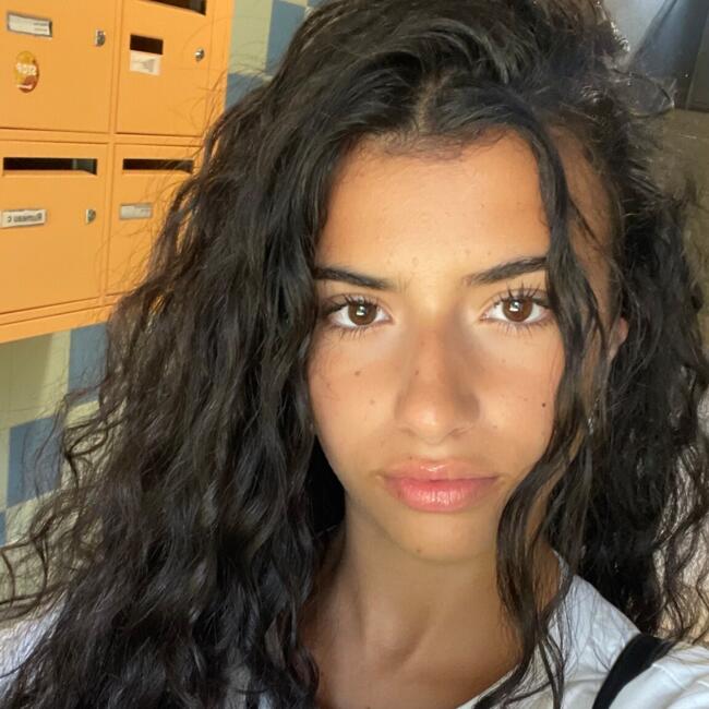 Babysitter in Le Luc: Soukaïna