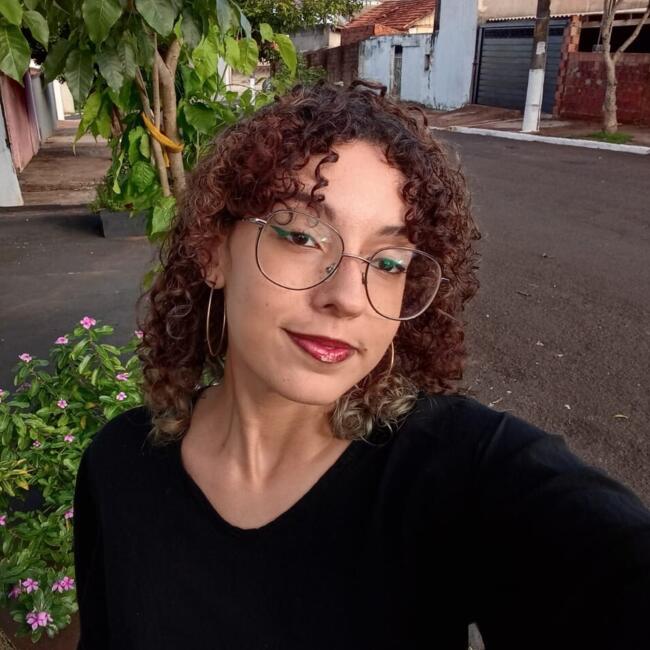 Babá em Ourinhos: Agata