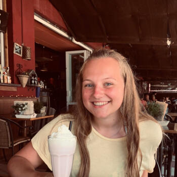 Babysitter Harelbeke: Naomi