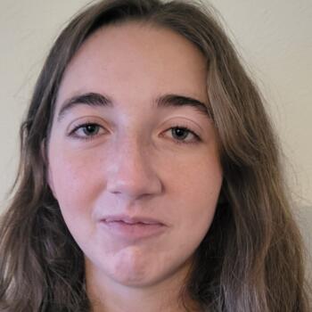 Baby-sitter in Nanaimo: Abigail