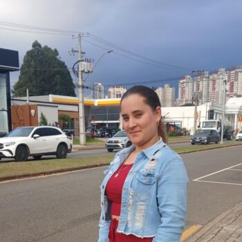 Babá em Curitiba: Arletis Arlin