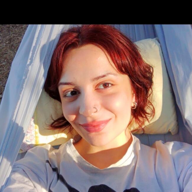 Babysitter in Istanbul: Asude