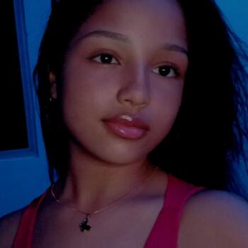 Babysitter in São Luís: Helainy