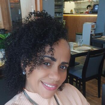 Babysitter in São Domingos de Rana: Marise