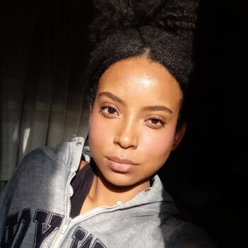 Niñera en Caracas: Genesis