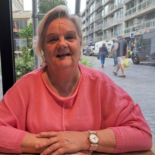 Babysitter in Ostend: Julie