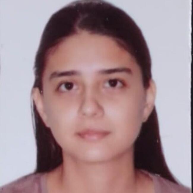 Babysitter em Almada: Alexandra