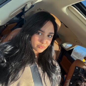 Babysitter in Montreal: Rania