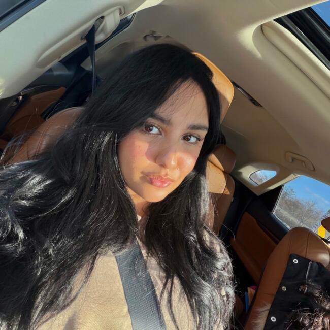 Babysitter in Montreal: Rania
