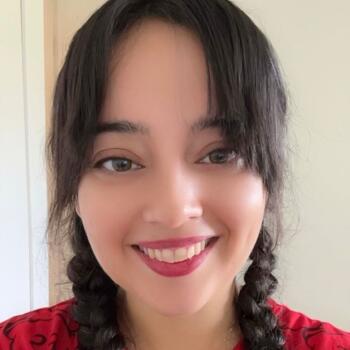 Babysitter White Rock: Aida