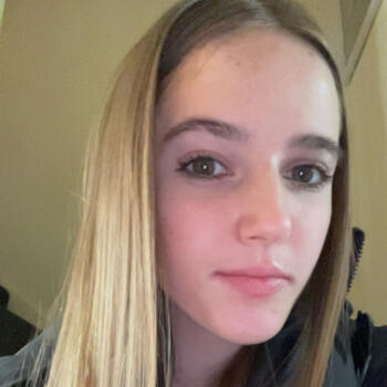 Babysitter in Hastings: Amy