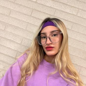 Babysitter a Bello: Yeli leana