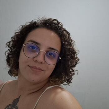 Babysitter in Niterói: Mariana