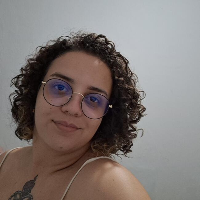 Babysitter in Niterói: Mariana