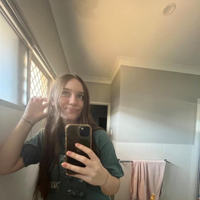 Babysitter in Darwin: Aston