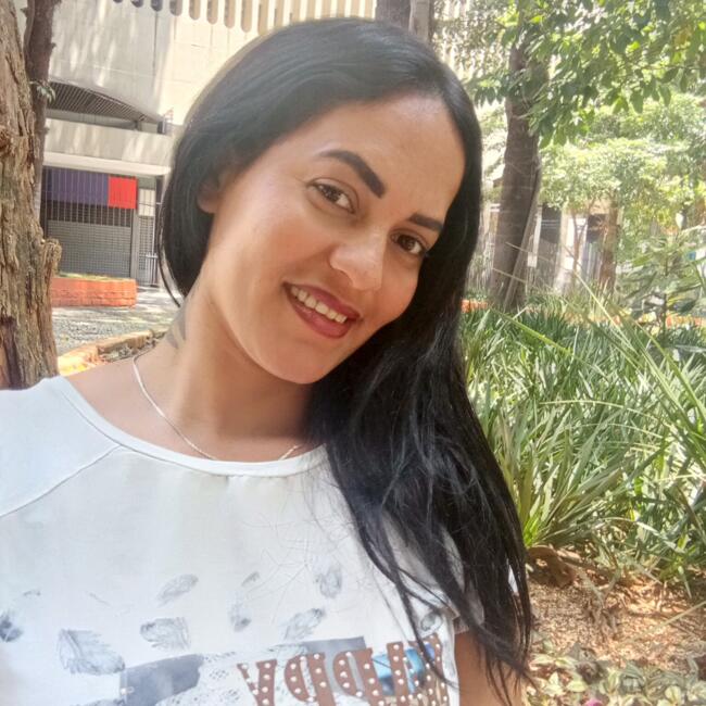 Babá em Embu das Artes: SUELLEN