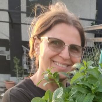 Babysitter in Ptghni: Tamar