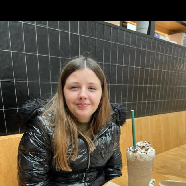 Babysitter in Fenain: Justine