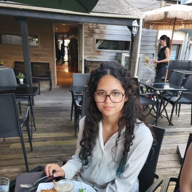 Babysitter in Nîmes: Manon