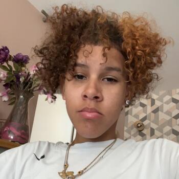 Babysitter in Chartres-de-Bretagne: Naissa