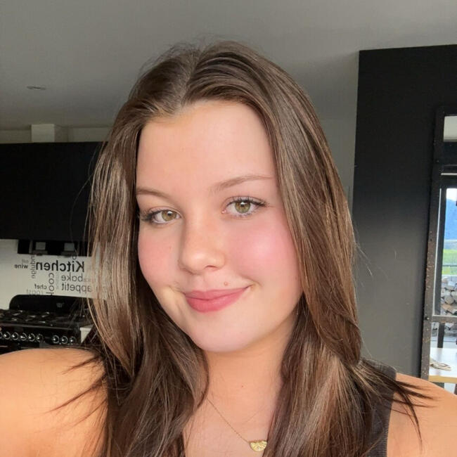 Babysitter in Queenstown: Esther