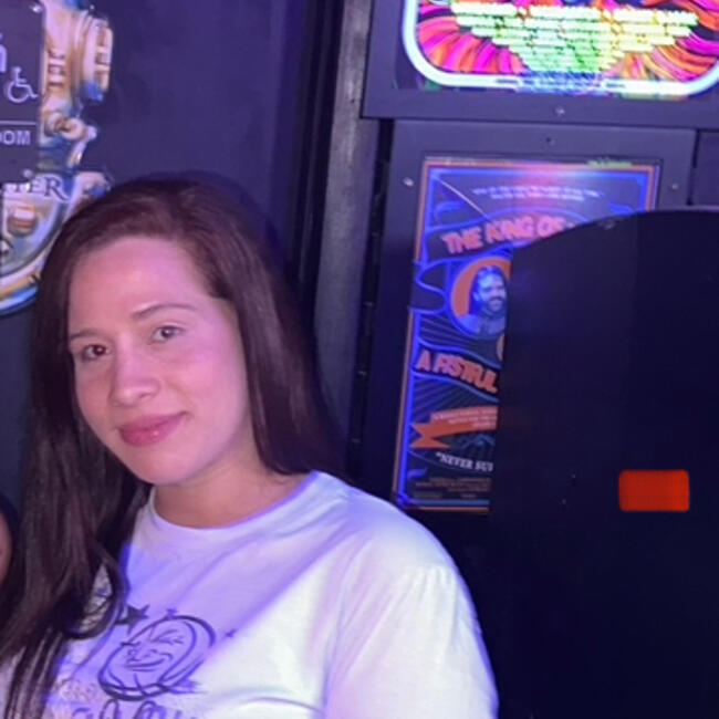 Babysitter in Opa-locka: Claudia