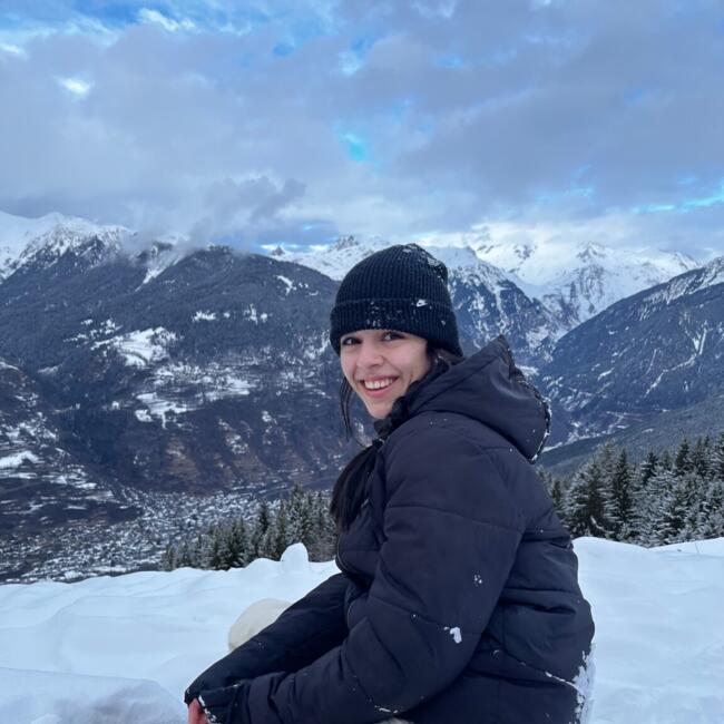 Babysitter in Annecy: Ines