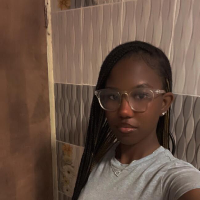 Baby-sitter in Hamilton: Brianna